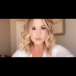 Meet your Posher, Monica